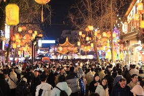 39th Qinhuai Lantern Fair Began in Nanjing