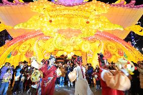 39th Qinhuai Lantern Fair Began in Nanjing