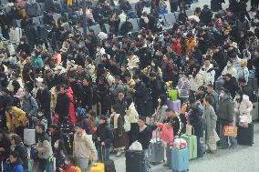Spring Festival Travel Back Home in Hangzhou