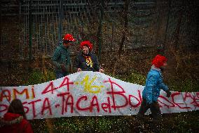 MOTORI - Formula 1 - Ferrari supporters for the first time of Lewis Hamilton on Ferrari F1