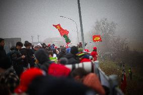 MOTORI - Formula 1 - Ferrari supporters for the first time of Lewis Hamilton on Ferrari F1