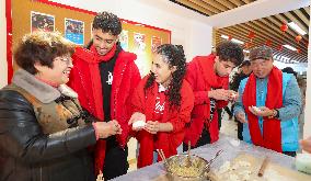 International Students Experience Spring Festival Customs