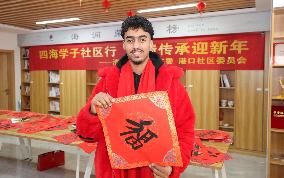 International Students Experience Spring Festival Customs