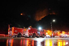 US Firefighters Fight Sepulveda Fire - LA