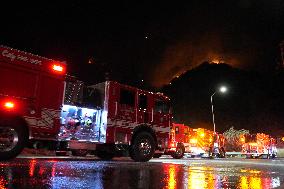 US Firefighters Fight Sepulveda Fire - LA