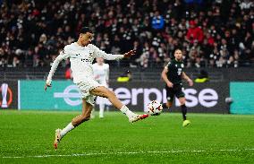 Eintracht Frankfurt v Ferencvaros - Europa League