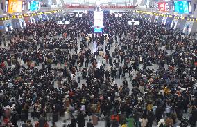 Spring Festival Railway Rush in Hangzhou