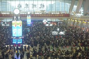 Spring Festival Railway Rush in Hangzhou