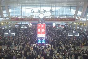 Spring Festival Railway Rush in Hangzhou