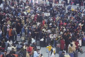 Spring Festival Railway Rush in Hangzhou