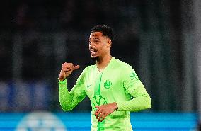 VFL Wolfsburg vs Holstein Kiel - 1. Bundesliga
