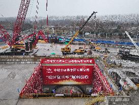 Longwan Yangtze River Tunnel Connected in Wuhu