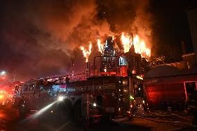 4-alarm Fire At 335 Graham Avenue In Williamsburg Brooklyn New York City