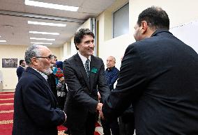Justin Trudeau meets with the families of the victims of the Quebec City mosque attack