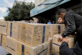 Distribution Of Humanitarian Aid In Gaza