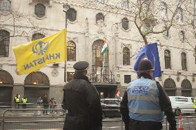 Pro-Khalistan Protesters And Indian Supporters Clash Outside Indian High Commission In London