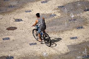 São Paulo Swelters As Hot Temperatures Hit City In Summer Season