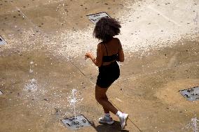 São Paulo Swelters As Hot Temperatures Hit City In Summer Season