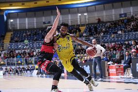 BASKET - Serie A2 - Reale Mutua Basket Torino vs Sella Cento