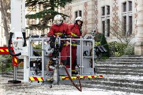 City Town Hall of the 12th arrondissement caught fire - Paris AJ