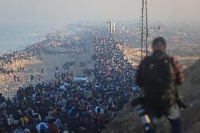 Displaced Palestinians Begin Returning to Northern Gaza