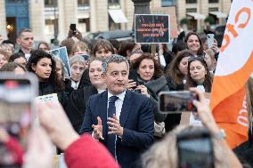 Gerald Darmanin talks to court clerks protesting at Place Vendome - Paris