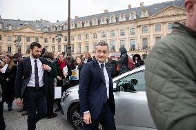 Gerald Darmanin talks to court clerks protesting at Place Vendome - Paris