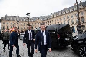 Gerald Darmanin talks to court clerks protesting at Place Vendome - Paris