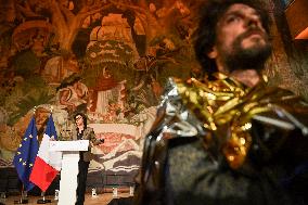 SYNAVI activists protest during Rachida Dati speech in Paris FA