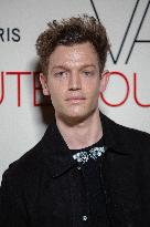 PFW - Giambattista Valli Haute Couture - Photocall NB