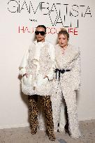 PFW - Giambattista Valli Haute Couture - Photocall NB