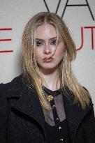 PFW - Giambattista Valli Haute Couture - Photocall NB