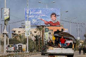 Displaced Palestinians Returned To Northern Gaza