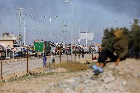 Displaced Palestinians Returned To Northern Gaza