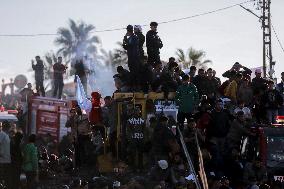 Displaced Palestinians Returned To Northern Gaza