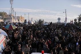 Displaced Palestinians Returned To Northern Gaza