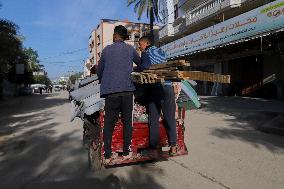 Displaced Palestinians Returned To Northern Gaza