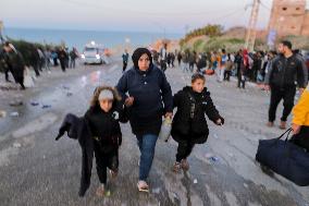 Displaced Palestinians Returned To Northern Gaza