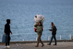Displaced Palestinians Returned To Northern Gaza
