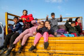 Displaced Palestinians Returned To Northern Gaza
