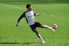 CALCIO - UEFA Champions League - Team Juventus - Training