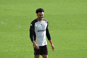 CALCIO - UEFA Champions League - Team Juventus - Training