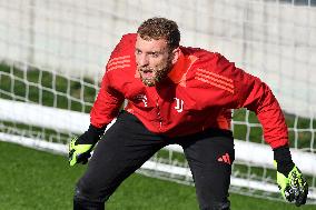CALCIO - UEFA Champions League - Team Juventus - Training