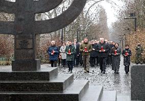 President of Ukraine Volodymyr Zelenskyy honors memory of Holocaust victims