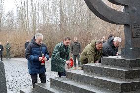 President of Ukraine Volodymyr Zelenskyy honors memory of Holocaust victims