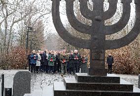 President of Ukraine Volodymyr Zelenskyy honors memory of Holocaust victims