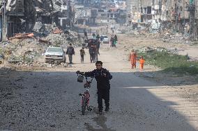 Palestinians Returning To Devastated Northern Gaza