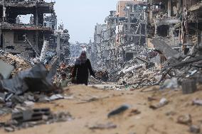 Palestinians Returning To Devastated Northern Gaza