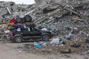 Palestinians Returning To Devastated Northern Gaza