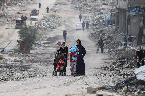 Palestinians Returning To Devastated Northern Gaza